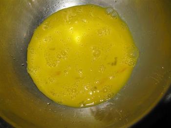 香椿摊鸡蛋的做法步骤3