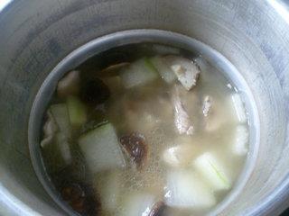 香菇冬瓜排骨汤的做法步骤12