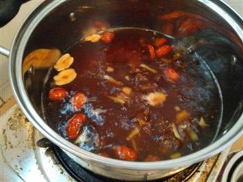 红糖生姜红枣暖身汤的做法步骤4