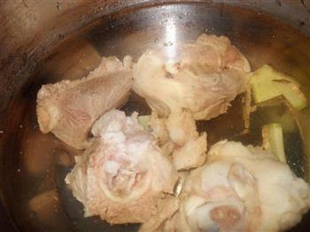 猴头菇大骨汤的做法步骤4