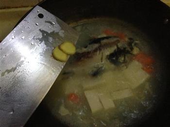 淮山鲫鱼豆腐汤的做法步骤5