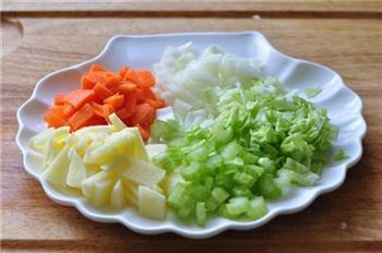 意式蔬菜汤的做法步骤1