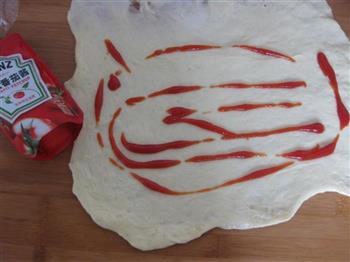 茄酱肉松面包卷的做法步骤4