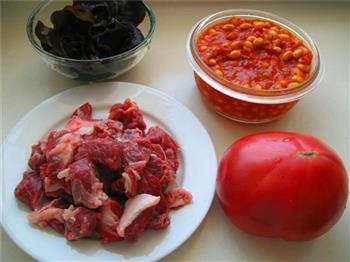 茄汁黄豆牛腩汤的做法步骤1