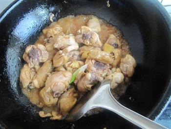 小鸡炖蘑菇的做法步骤16