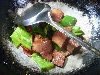 青椒炒牛肉的做法步骤10