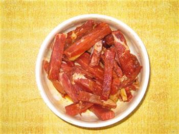 辣椒芹菜炒牛肉的做法步骤2