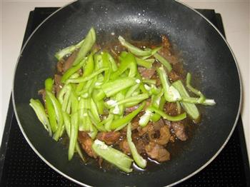 辣椒芹菜炒牛肉的做法步骤6
