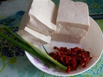 剁椒煎豆腐的做法步骤1