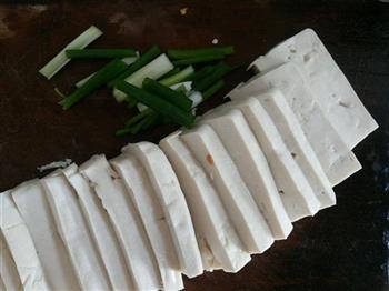 剁椒煎豆腐的做法步骤2