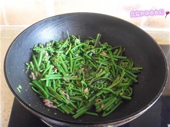 肉丝蕨菜的做法步骤5