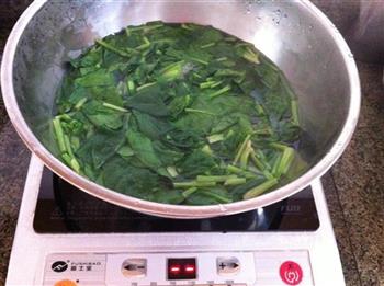 凉拌菠菜的做法步骤2
