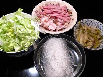 咸肉火腿白菜汤的做法图解1