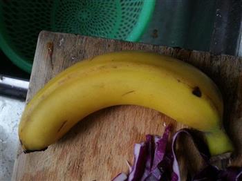 香蕉紫甘蓝奶昔的做法图解3