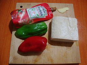 茄汁甜辣脆皮豆腐的做法步骤1
