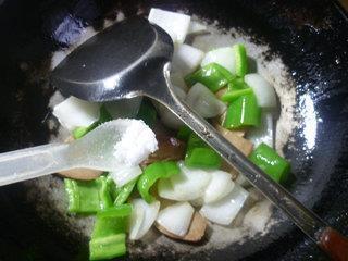 青椒洋葱炒素火腿的做法步骤10