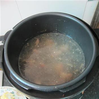 甜玉米排骨汤的做法步骤5