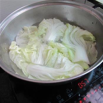 营养白菜卷的做法步骤3