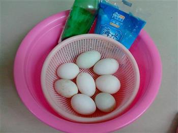 自制出油咸鸭蛋的做法步骤1