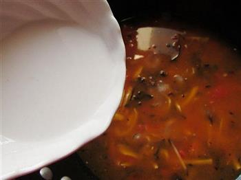 海鲜酸辣汤的做法图解13