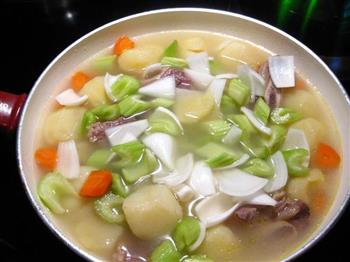 土豆红萝卜小排炖汤的做法步骤5