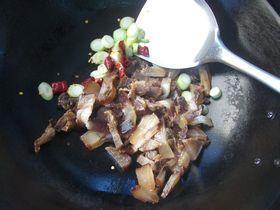 腊肉炒蕨菜的做法步骤4