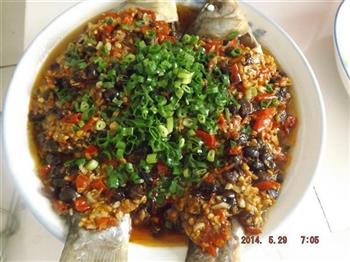 剁椒豆豉蒸鱼的做法步骤9