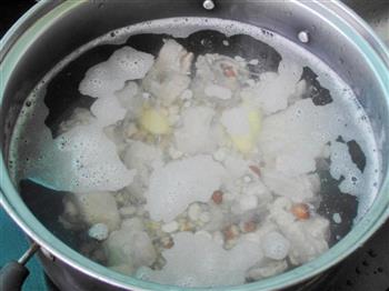 冬瓜薏米排骨汤的做法步骤4