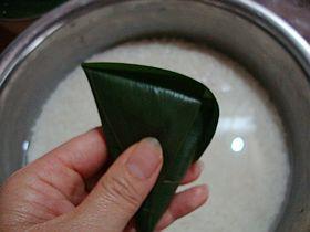 蜜枣牛角粽子的做法图解5