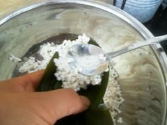 蜜红豆水晶粽子的做法步骤5
