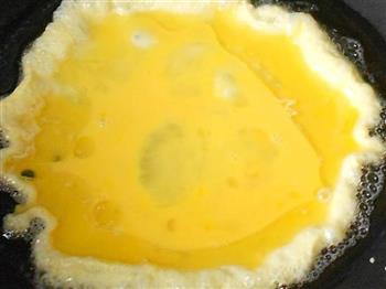 黄瓜香肠蛋炒饭的做法步骤2