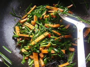 韭菜炒豆干的做法步骤9