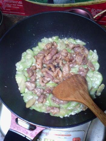 丝瓜炒肉片的做法步骤8
