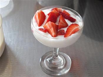 草莓酸奶的做法步骤9
