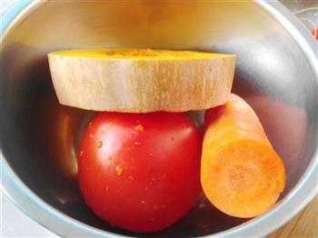 胡萝卜番茄南瓜汁的做法图解1