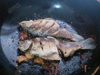 铁锅炖鱼贴饼子的做法步骤17