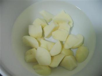 麻辣红烧土豆的做法步骤1