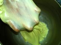 鲜奶油辫子花环面包的做法步骤4
