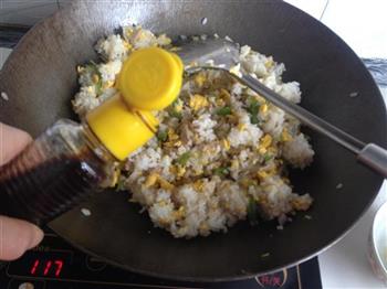 青椒肉丝蛋炒饭的做法步骤10