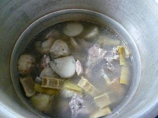 羊尾笋香芋排骨汤的做法步骤13
