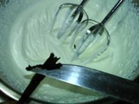 酸奶香草冰激凌的做法步骤3