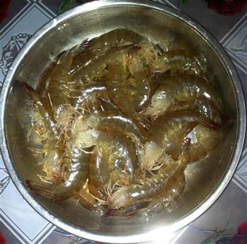 黄油蒜蓉虾的做法步骤1