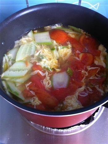 番茄黄瓜鸡蛋汤的做法步骤6