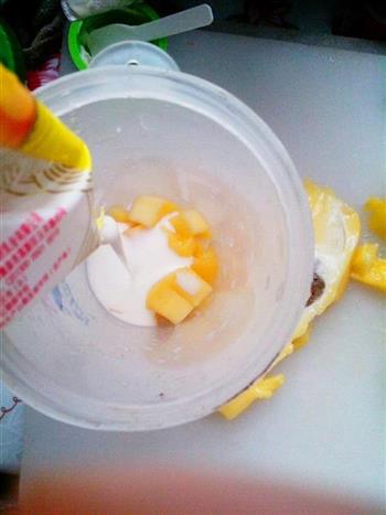 酸奶芒果泥雪糕的做法步骤7