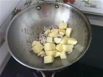土豆一锅出的做法步骤3