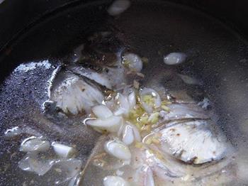 鲜黄花鱼头汤的做法步骤4