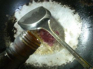 榨菜里脊肉炒梅豆的做法步骤2