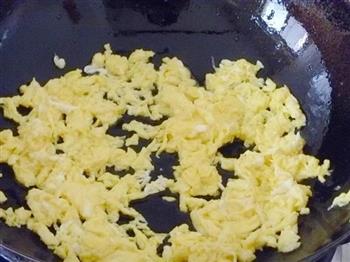 茴香鸡蛋包子的做法图解2