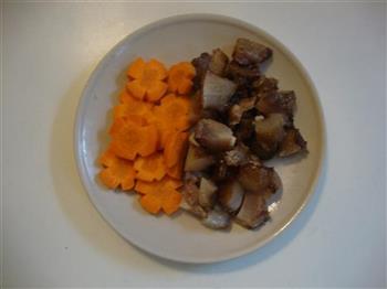 胡萝卜炒牛蹄筋的做法步骤1