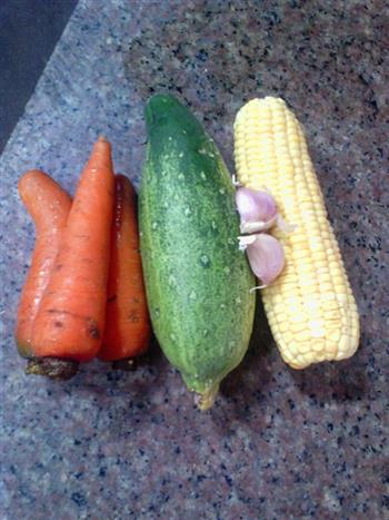 三色蔬菜丁的做法图解1